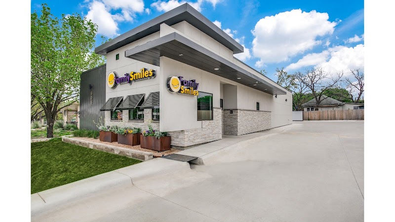 Daniel Aaron Swint, DDS — pediatric dentist in Lockhart
