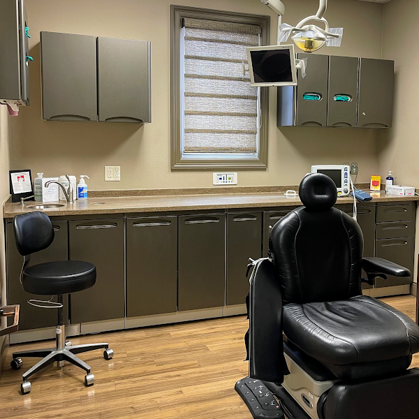 George Clinton Barrett, DDS — pediatric dentist in Lubbock
