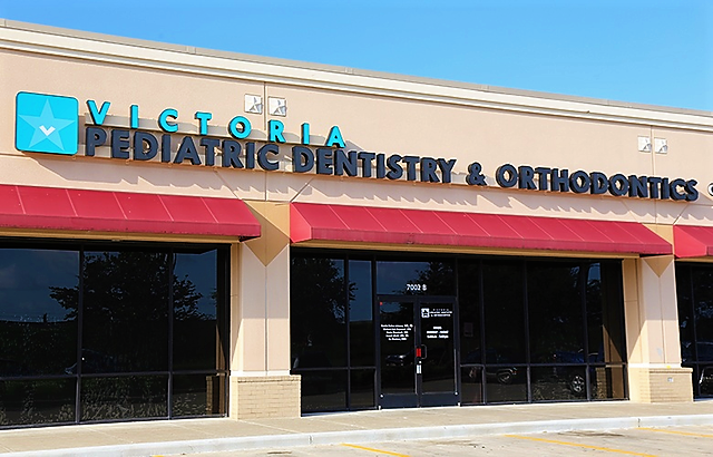Juan Carlos Llarena C, DDS — pediatric dentist in Victoria