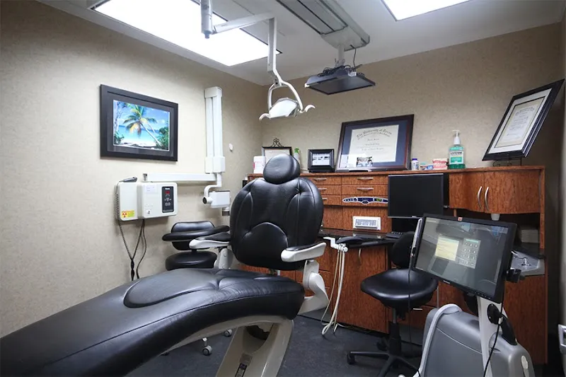 Robert Taylor Long, DDS — pediatric dentist in Cleburne